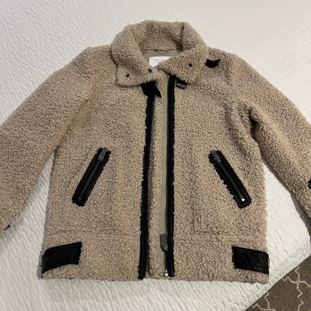 Like new Zara faux shearling jacket